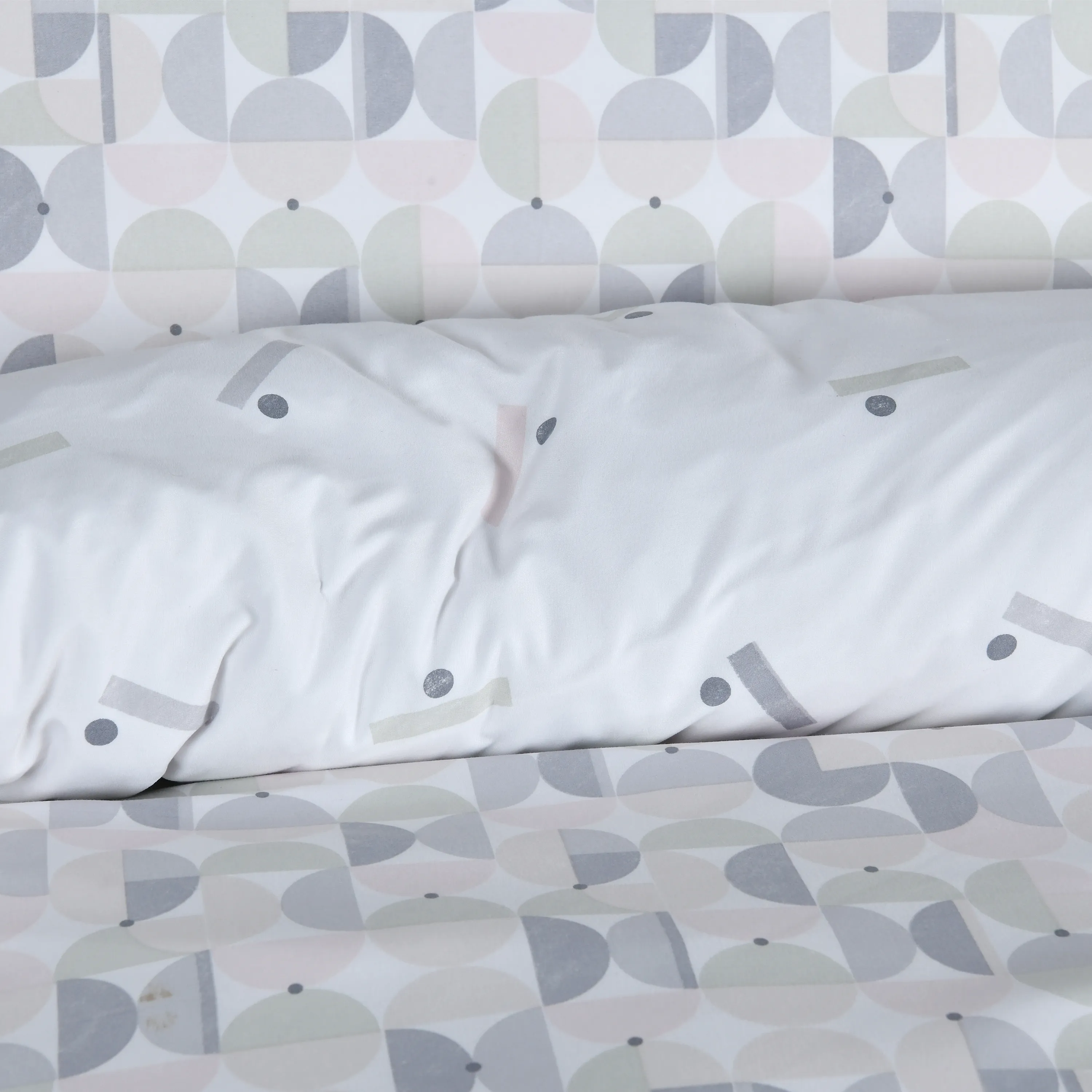 Printed Reversible Circle Geo Duvet Cover With Pillowcases 5 Printed Reversible Circle Geo Duvet Cover With Pillowcases