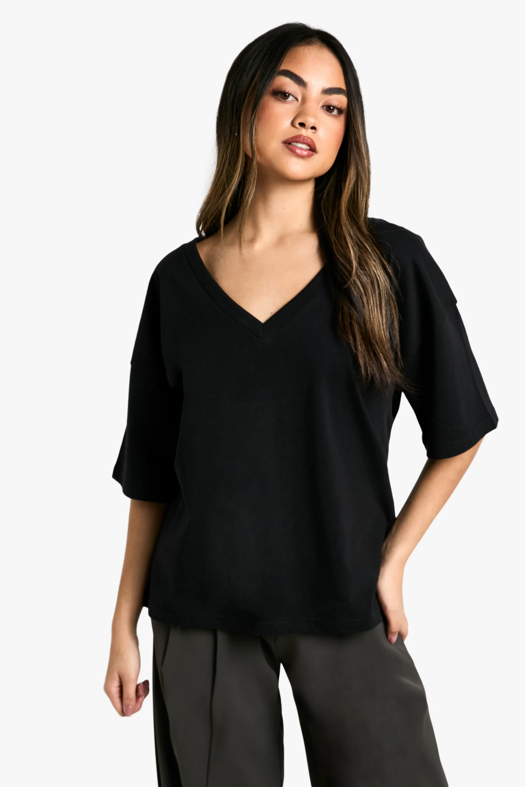 Boohoo Basics Deep V-Neck Oversized T-Shirt 1 Boohoo Basics Deep V-Neck Oversized T-Shirt