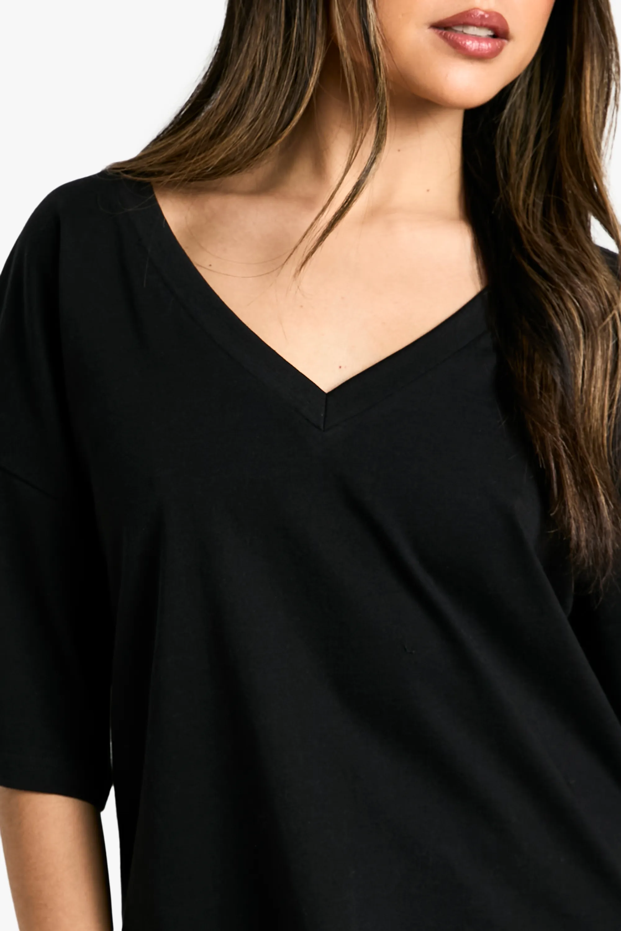 Boohoo Basics Deep V-Neck Oversized T-Shirt 4 Boohoo Basics Deep V-Neck Oversized T-Shirt