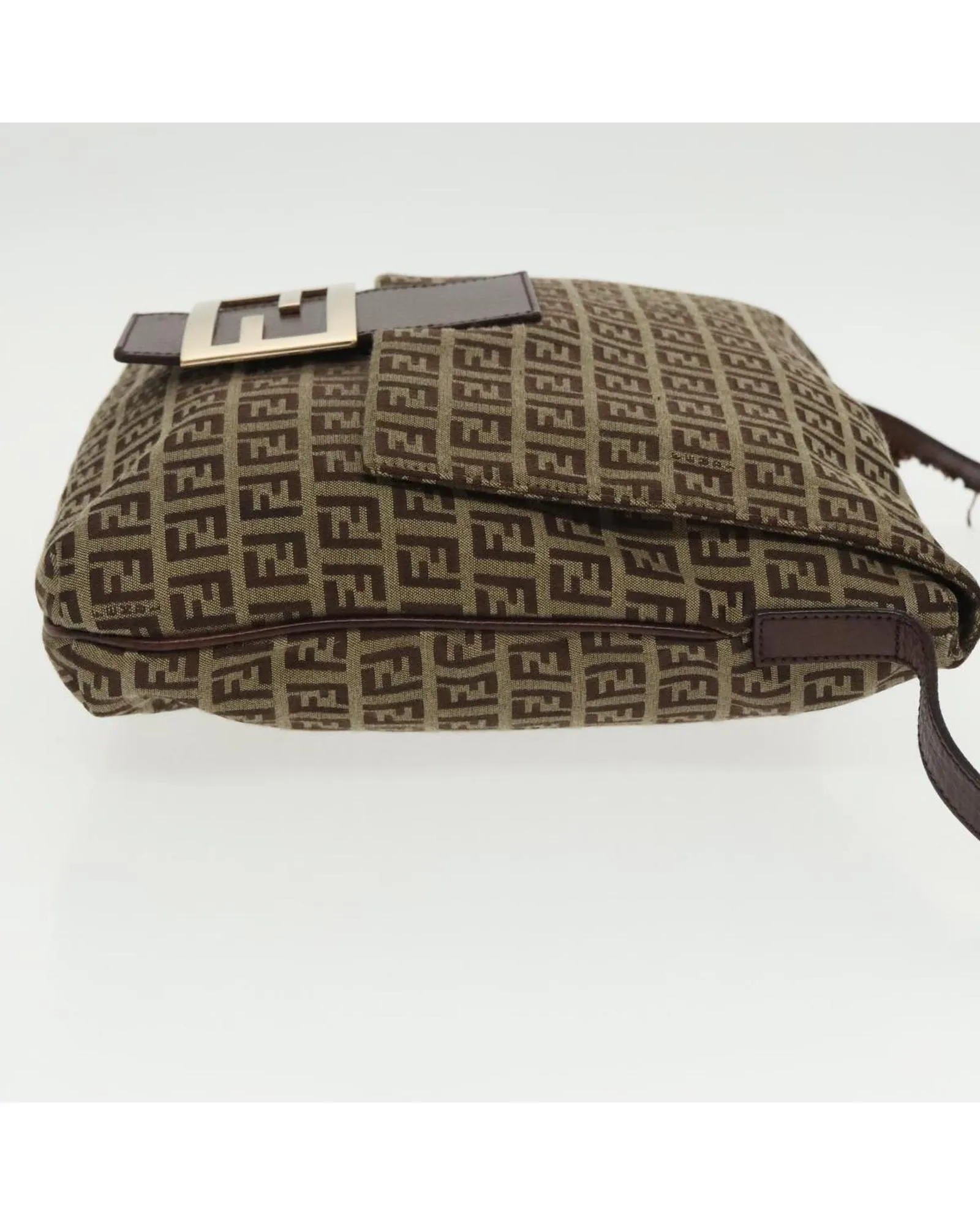 Preloved Zucca Pattern Shoulder Bag with Clasp- Brown 3 Preloved Zucca Pattern Shoulder Bag with Clasp- Brown