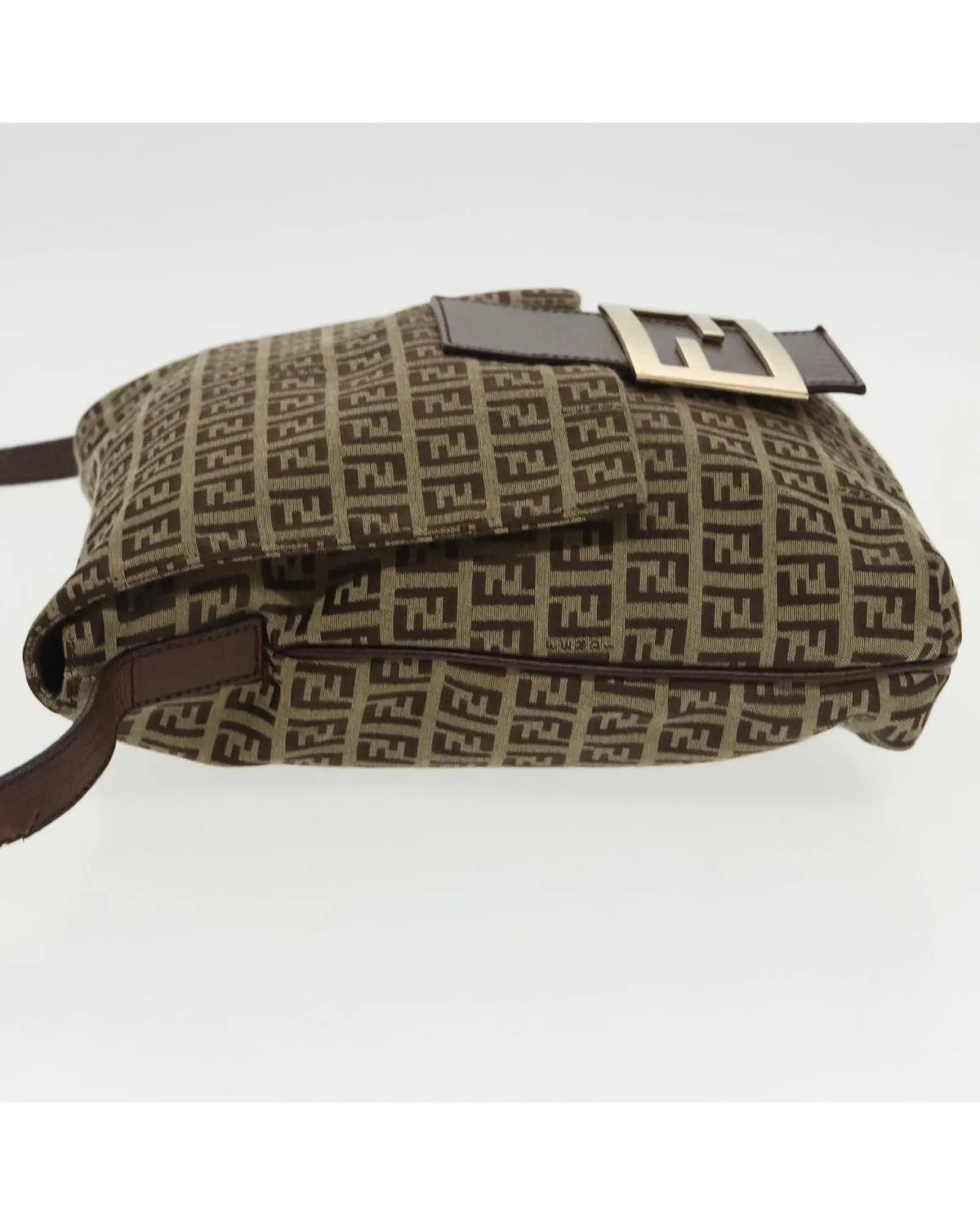 Preloved Zucca Pattern Shoulder Bag with Clasp- Brown 5 Preloved Zucca Pattern Shoulder Bag with Clasp- Brown