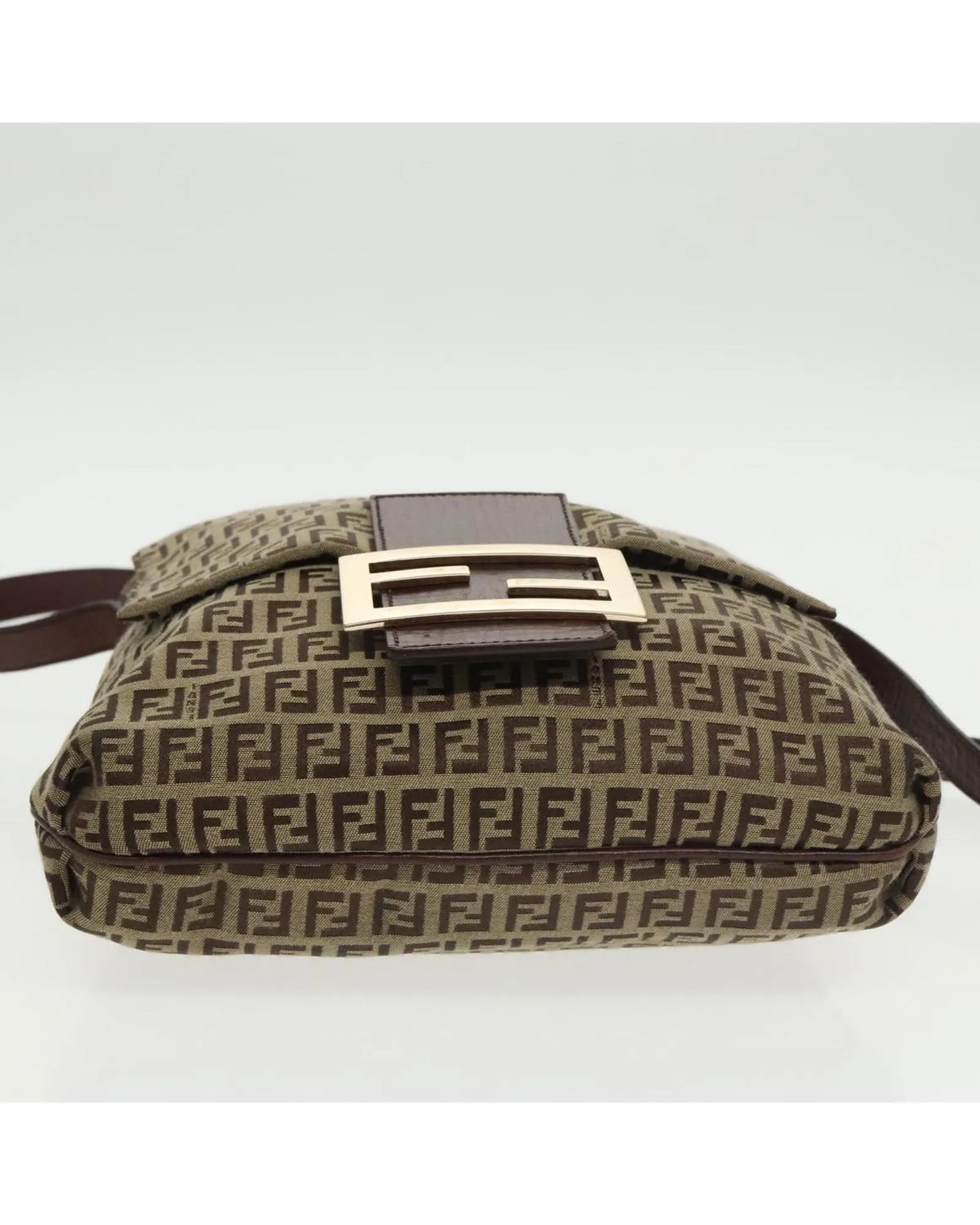 Preloved Zucca Pattern Shoulder Bag with Clasp- Brown 6 Preloved Zucca Pattern Shoulder Bag with Clasp- Brown
