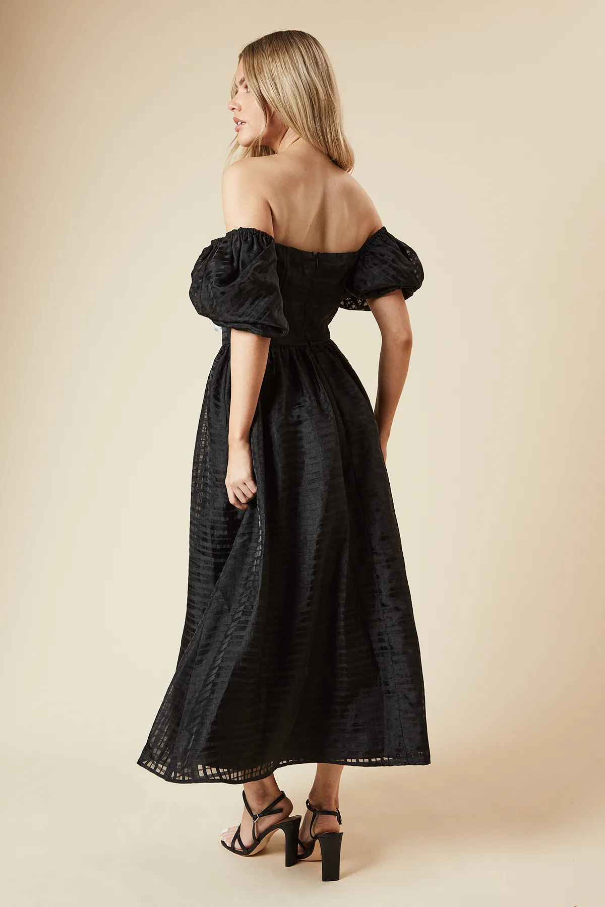 DP Luxe Seersucker Square Neck Midi Dress 3 DP Luxe Seersucker Square Neck Midi Dress