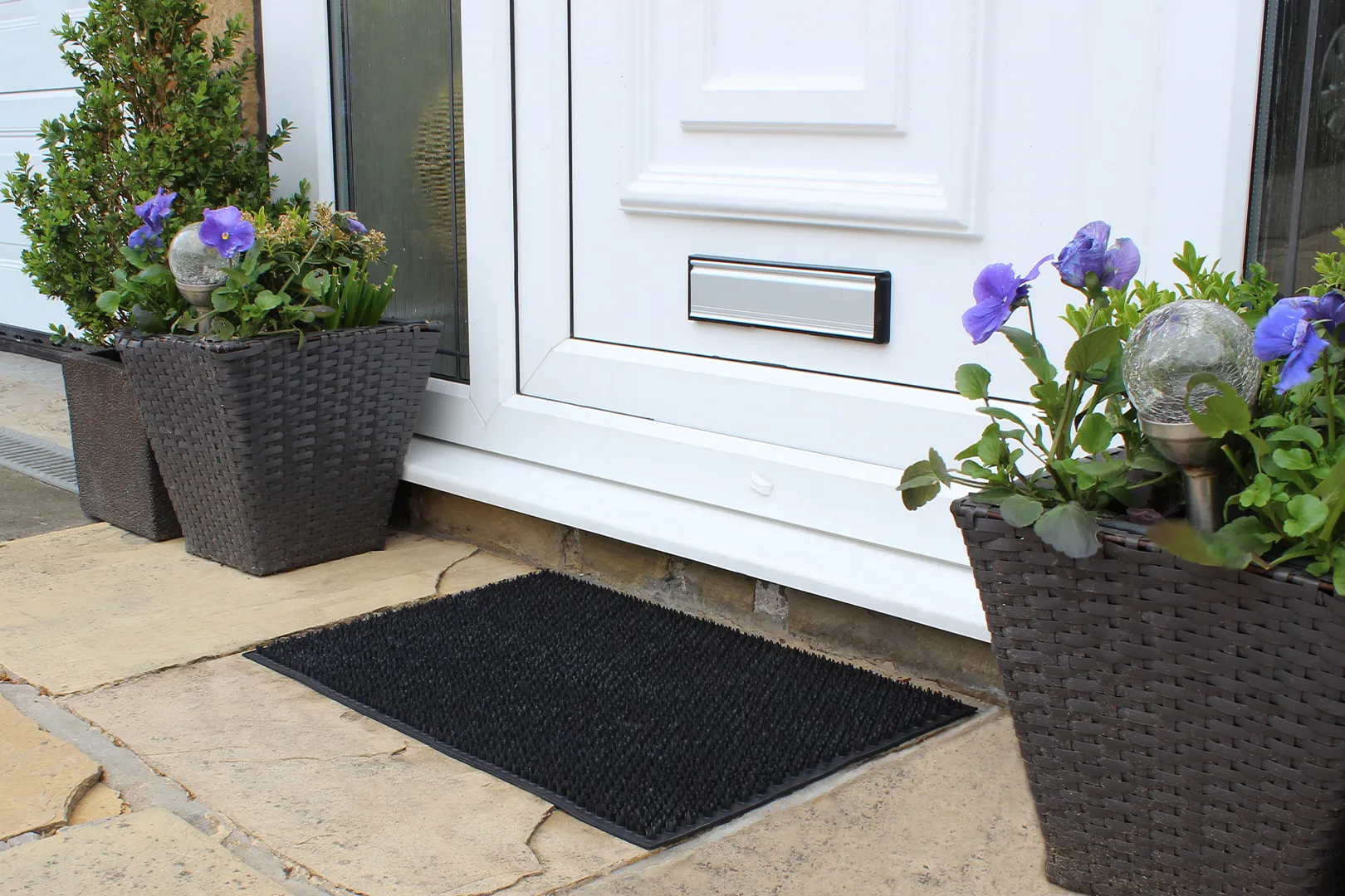 Black Rubber Condor Astro Turf Effect Doormat 40x60cm 2 Black Rubber Condor Astro Turf Effect Doormat 40x60cm