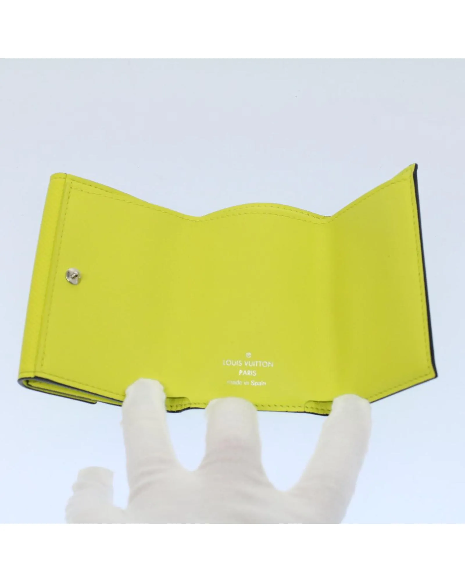 Preloved Compact Trifold Wallet Lime Green- Jaune 10 Preloved Compact Trifold Wallet Lime Green- Jaune