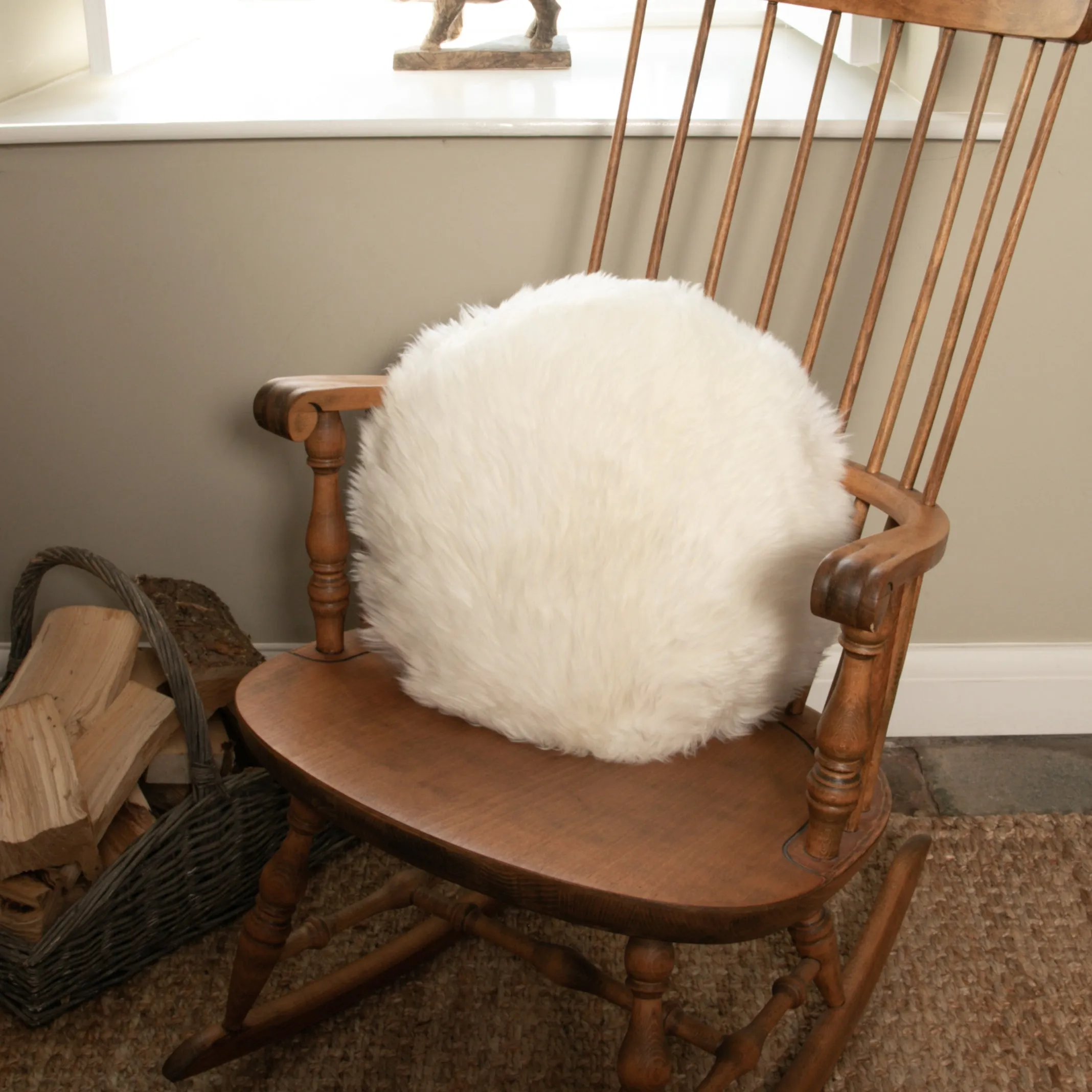 White Round Sheepskin Cushion 2 White Round Sheepskin Cushion