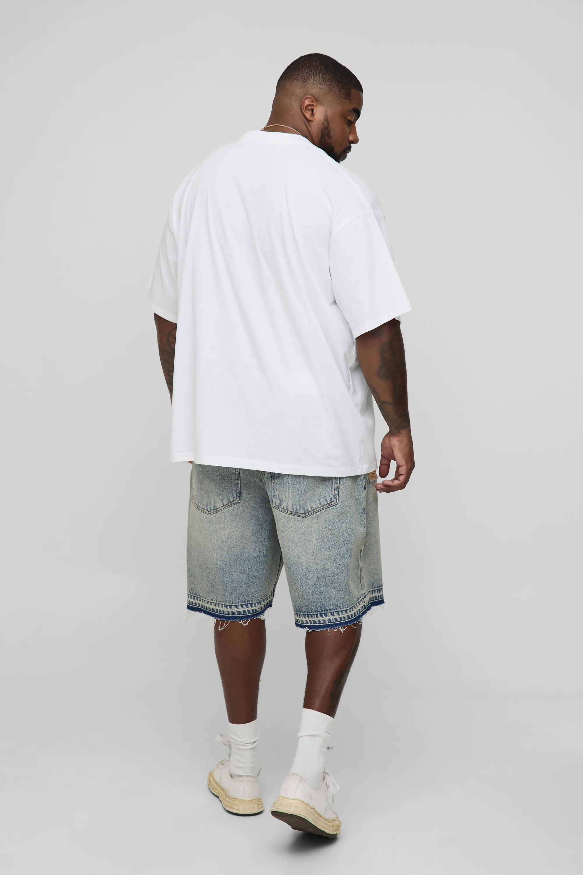 Plus Oversized Extended Neck Monaco Floral Print T-Shirt 2 Plus Oversized Extended Neck Monaco Floral Print T-Shirt