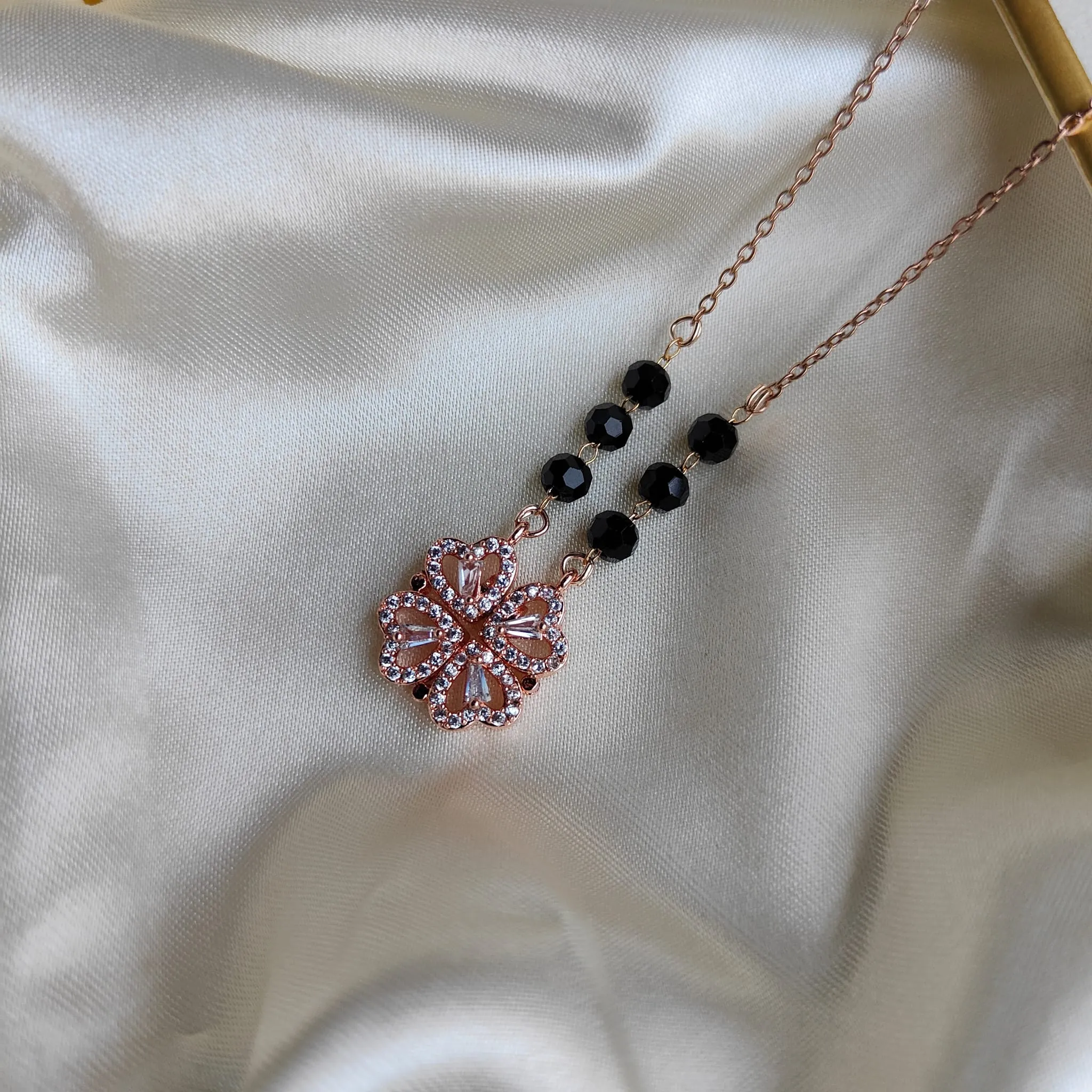 Mangalsutra Four Heart Magnet Foldable Zircon Necklace 1 Mangalsutra Four Heart Magnet Foldable Zircon Necklace