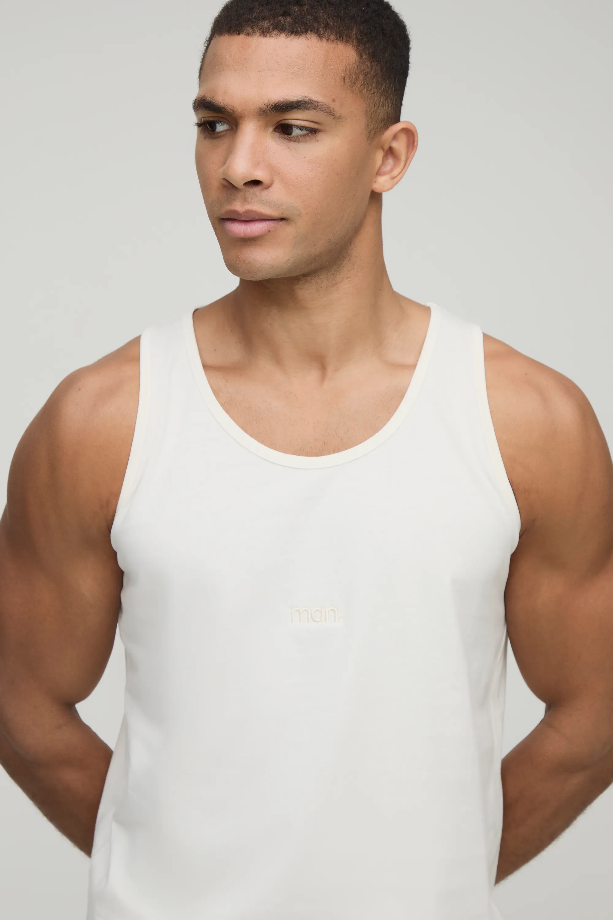 Regular Fit MAN. Basic Vest 3 Regular Fit MAN. Basic Vest