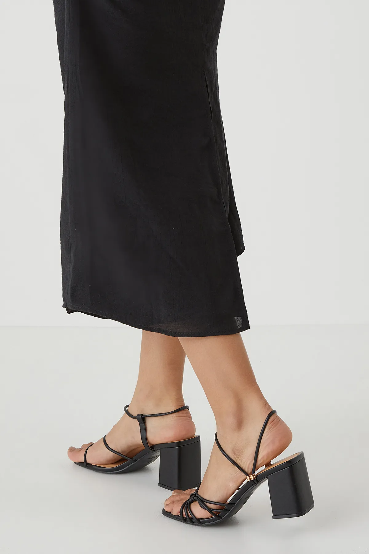 Leather Look KnotMedium Block Heel Sandals 4 Leather Look KnotMedium Block Heel Sandals