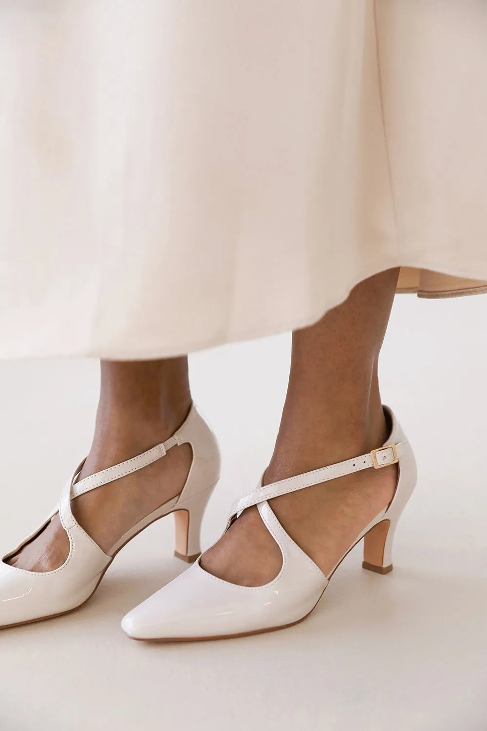 'Elonara' Cross Over Strap Mid Block Heel 1 'Elonara' Cross Over Strap Mid Block Heel
