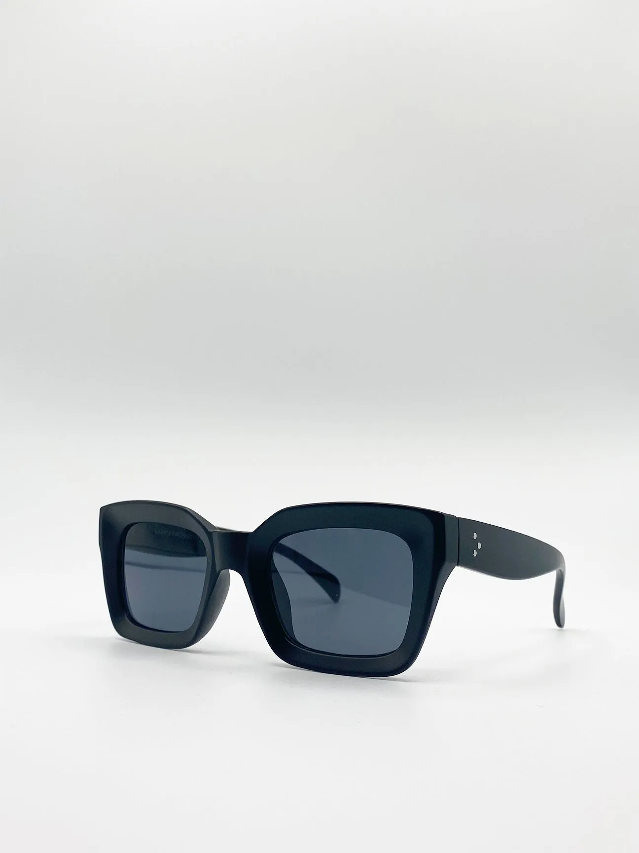 Oversized Matte Crystal Frame Cateye Sunglasses 3 Oversized Matte Crystal Frame Cateye Sunglasses