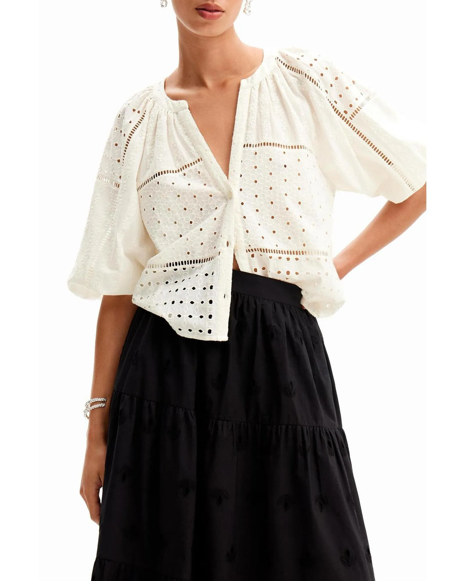 Cotton Shirt with 3/4 Sleeves and Button Fastening