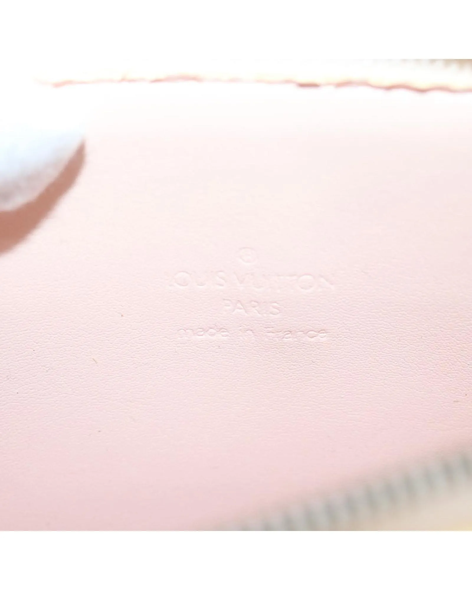 Preloved Pochette M90096 Patent Leather Beige- Marshmallow Pink 11 Preloved Pochette M90096 Patent Leather Beige- Marshmallow Pink