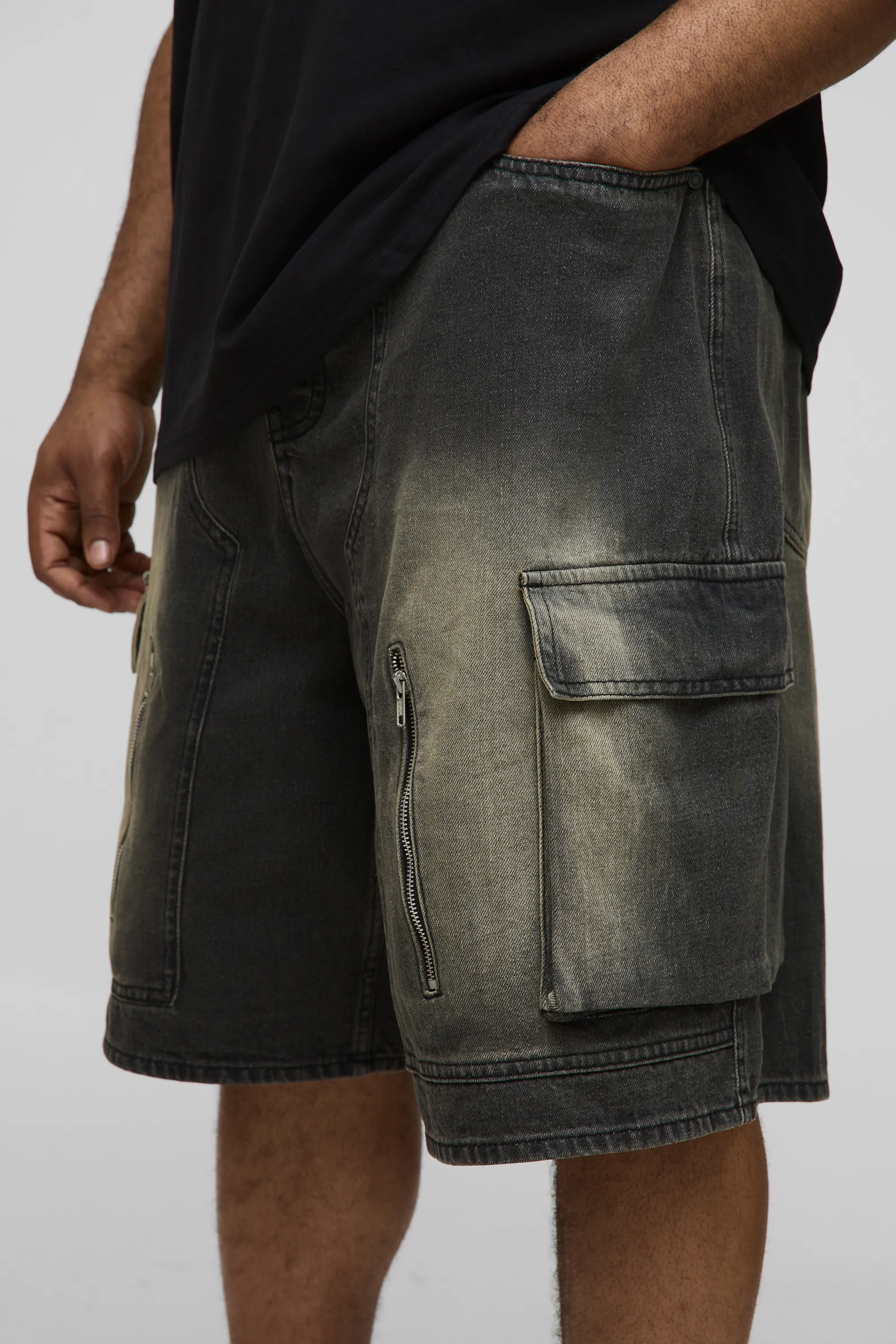 Plus Tinted Wash Zip Detail Carpenter Jorts 3 Plus Tinted Wash Zip Detail Carpenter Jorts
