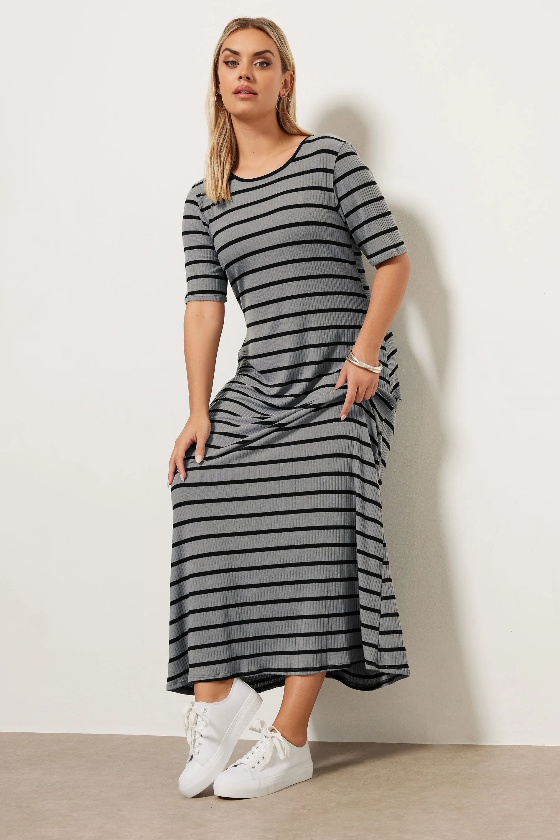 Ribbed Maxi Dress