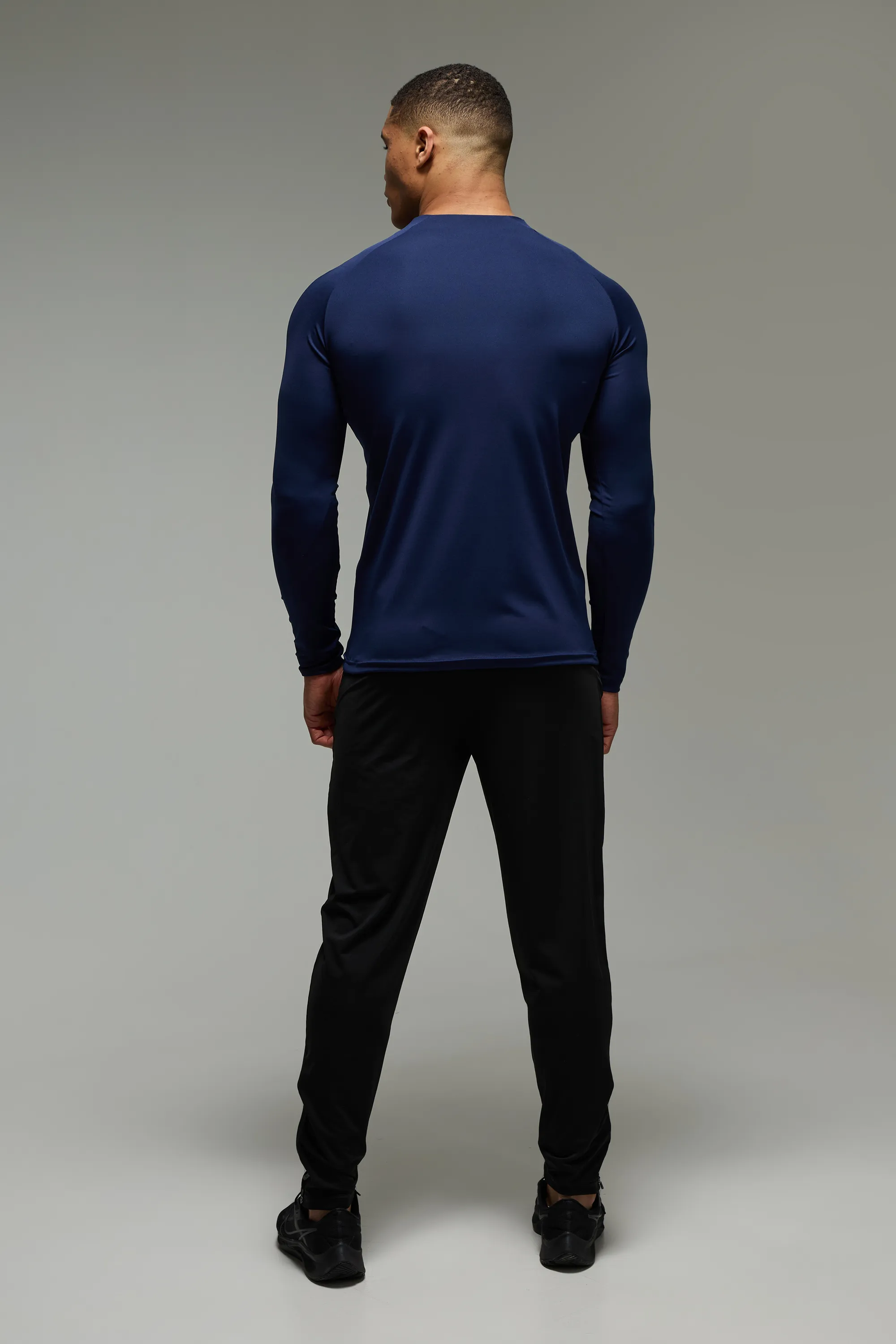 Man Active Muscle Fit Crew Neck 1/4 Zip 2 Man Active Muscle Fit Crew Neck 1/4 Zip