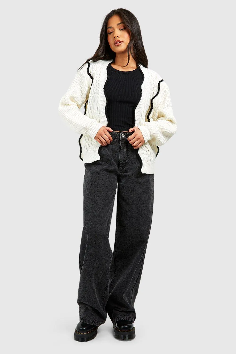 Petite Scallop Edge Detail Cardigan 3 Petite Scallop Edge Detail Cardigan