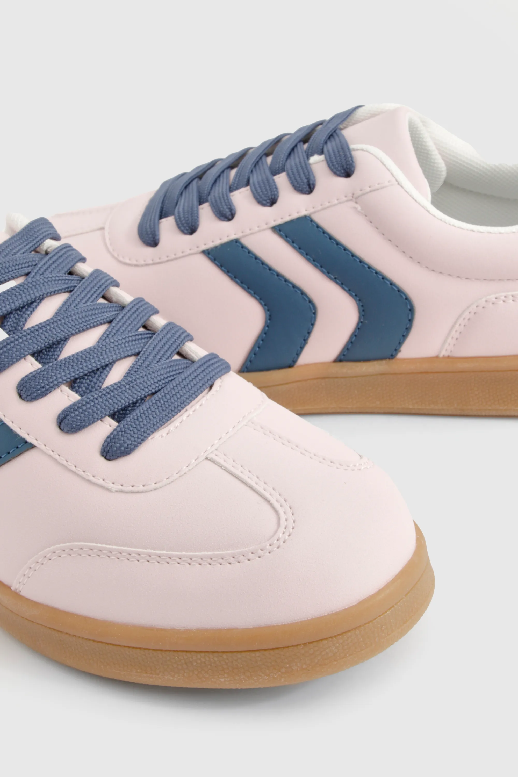 Contrast Stripe Platform Trainers 6 Contrast Stripe Platform Trainers