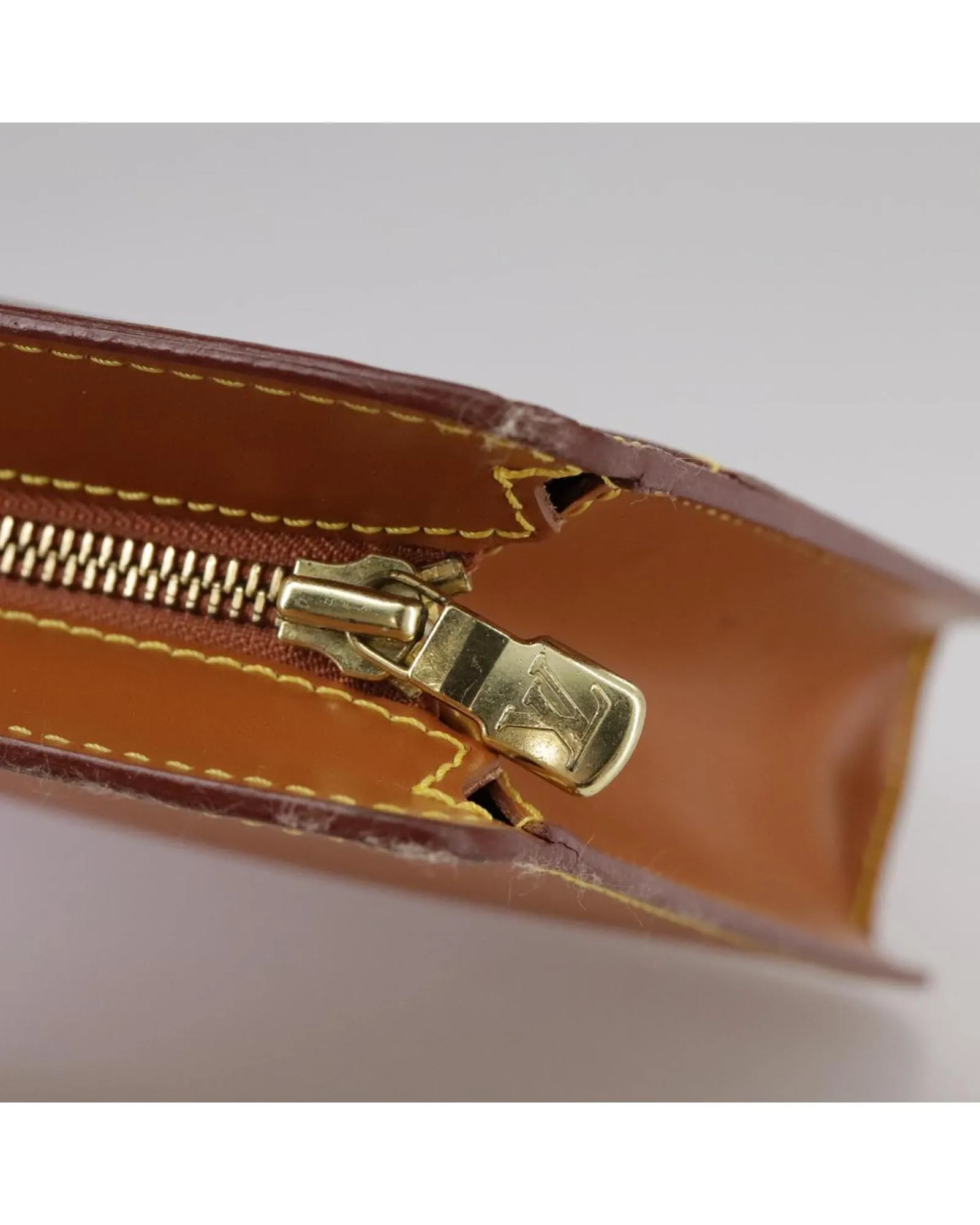 Preloved Leather Clutch Wallet- Brown Clutches 10 Preloved Leather Clutch Wallet- Brown Clutches