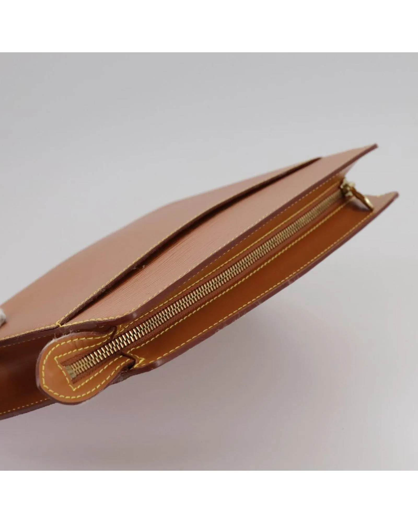 Preloved Leather Clutch Wallet- Brown Clutches 6 Preloved Leather Clutch Wallet- Brown Clutches